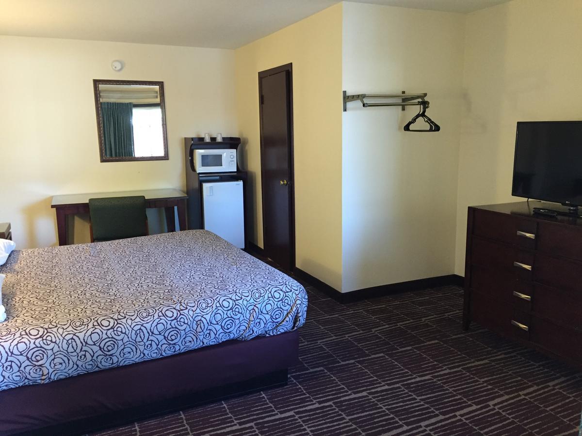 Economy Motel *